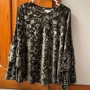 Umgee Women’s olive green blouse